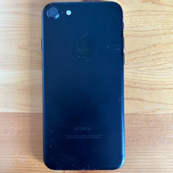 Apple iPhone 7 (EUC, Unlocked) - Picture 7 of 13